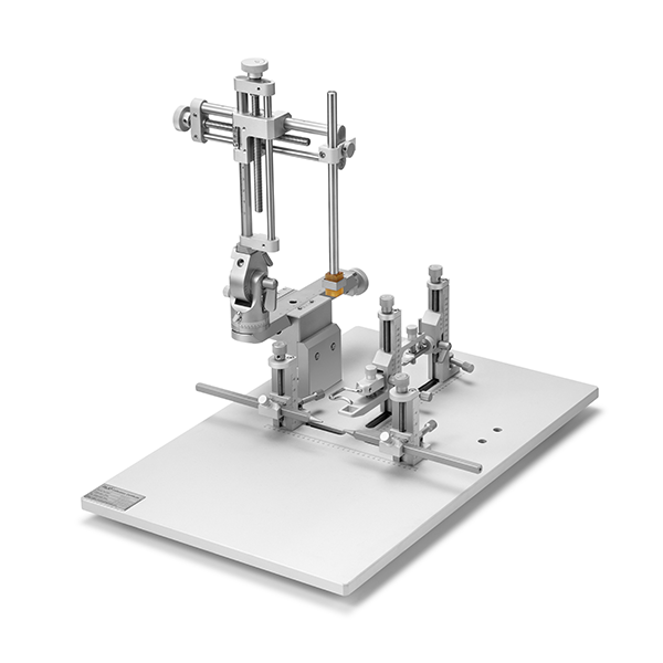 Portable Stereotaxic Instrument for Rats and Mice