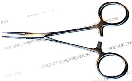 Hemostatic forceps with straight jaws
