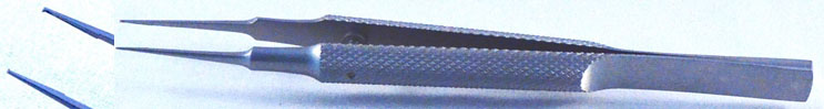 Micro suturing forceps with 0.20mm straight tips and teeth